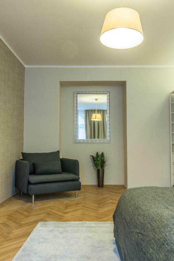 Exclusive 3 Bedroom Top-Notch Flat, Great Location 프라하 외부 사진